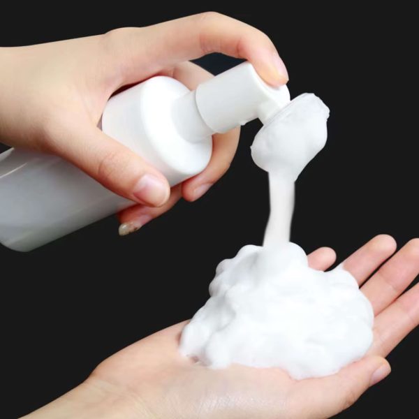 White Plastic Foam Bottle with Silicone Brush